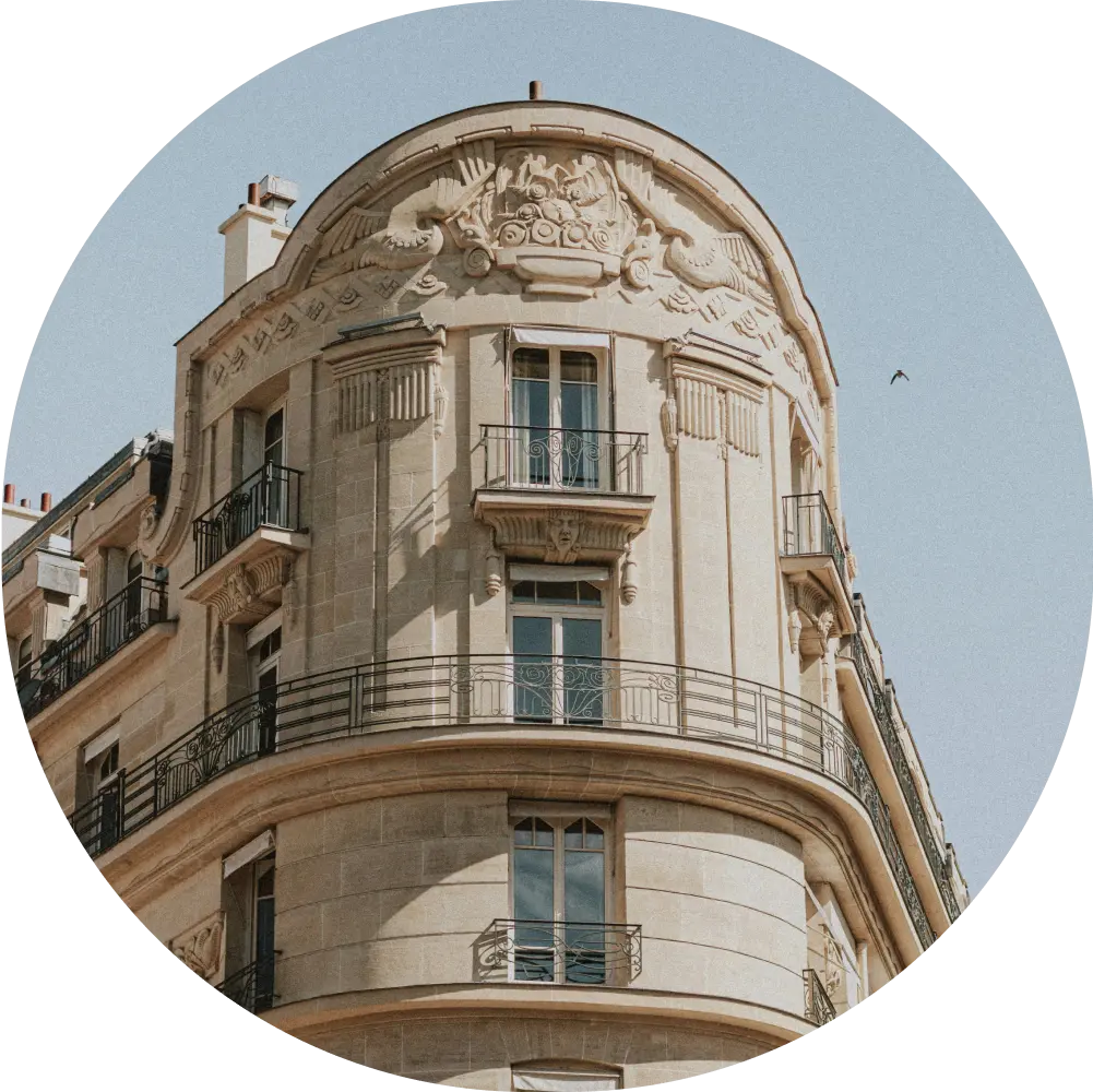 At PETERJOHNS we have a wide range of high-end properties for sale available for viewing exclusively upon demand in respect to our clients' confidentiality wishes.
